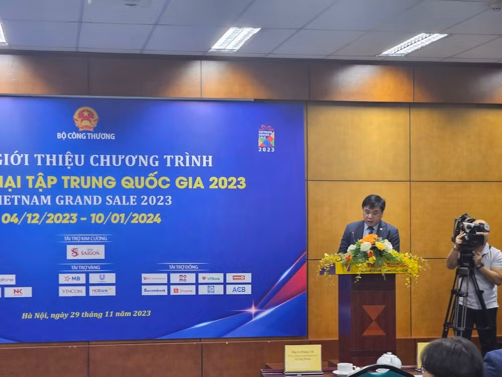 nhieu mat hang made in viet nam se duoc khuyen mai 100 trong 1 tuan hinh 1