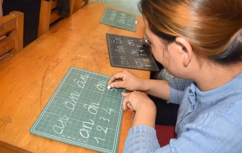 quang tri hieu qua tu cac lop xoa mu chu cho dong bao dan toc thieu so vung bien gioi hinh 2