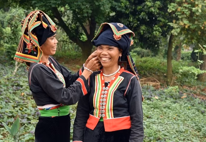 xay dung mo hinh bao ton trang phuc truyen thong dan toc kho mu hinh 1