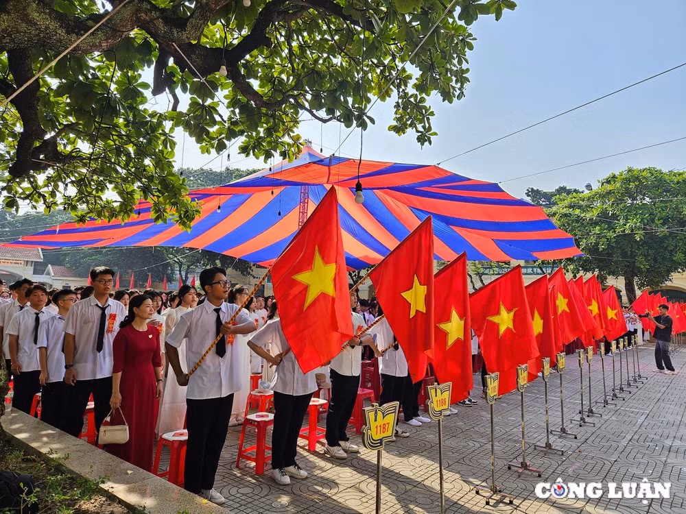 hai phong hon 550000 can bo giao vien hoc sinh tung bung khai giang nam hoc moi hinh 2