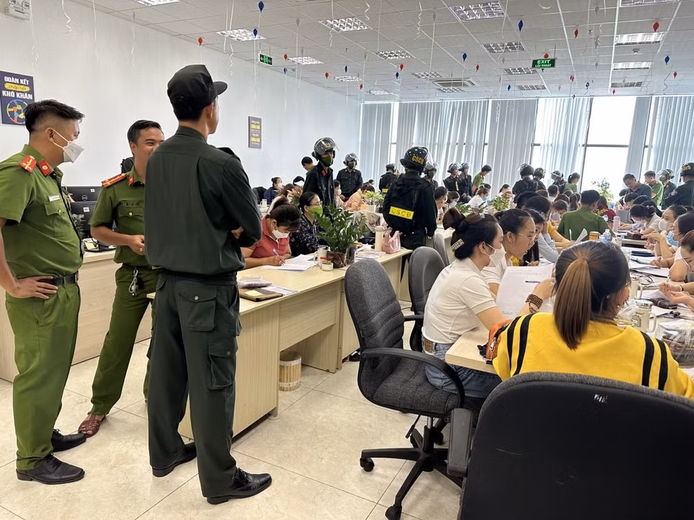 sau lum xum mua ban 150000 du lieu ca nhan cong ty tai chinh mirae asset lien tuc lo nang no phai tra gan 12000 ty hinh 2