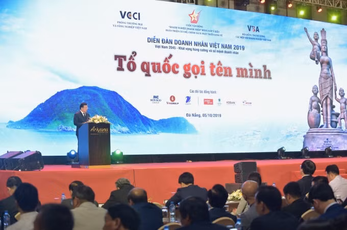 Diễn đàn Doanh nhân Việt Nam 2019 với chủ đề “Việt Nam 2045 - Khát vọng hùng cường và sứ mệnh doanh nhân: Tổ quốc gọi tên mình”. Ảnh: VGP