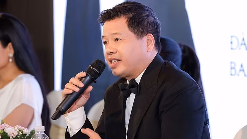 nsut dang duong cong bo liveshow to quoc goi ten minh hinh 2