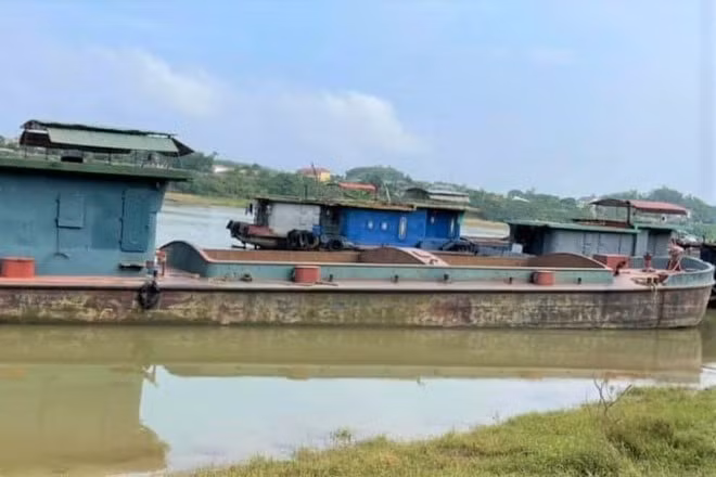 ninh binh phat hien 3 co gai tre tu vung dich ve tron khai bao y te hinh 1