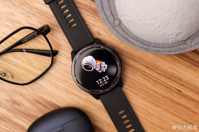 dong ho thong minh xiaomi watch color 2 ra mat pin len den 12 ngay gia 35 trieu dong hinh 2