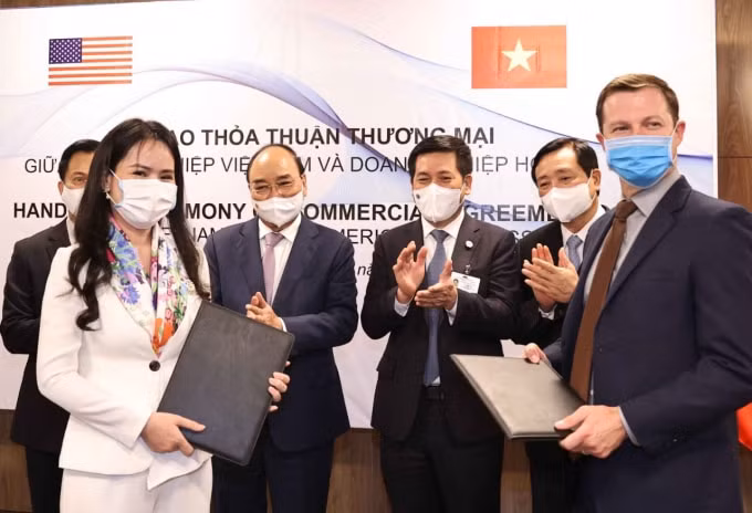 tt group va doi tac my ky cac hop dong hop tac thuong mai dau tu tri gia tren 3 ty usd hinh 2