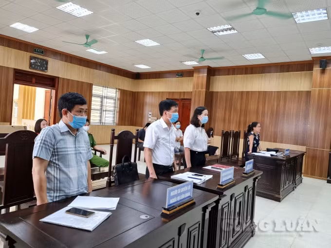 toa an thanh hoa bat ngo dung xet xu vu giao vien kien chu tich huyen vi khong thuoc tham quyen hinh 1