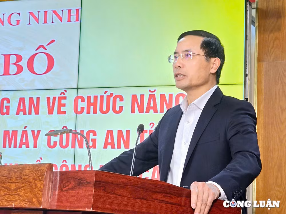 quang ninh chinh thuc giai the cong an huyen thi xa thanh pho hinh 7