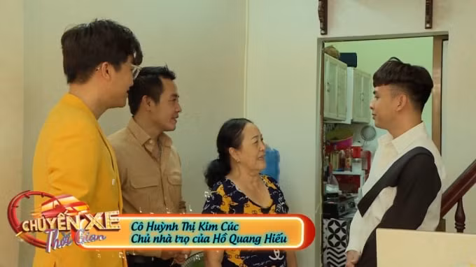 Trong chương trình anh còn tìm gặp lại cô chủ trọ ngày ấy và ôn lại kỷ niệm một thời khổ cực.