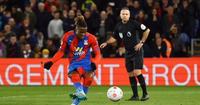 arsenal thua dam crystal palace o tran dau muon vong 31 ngoai hang anh hinh 4