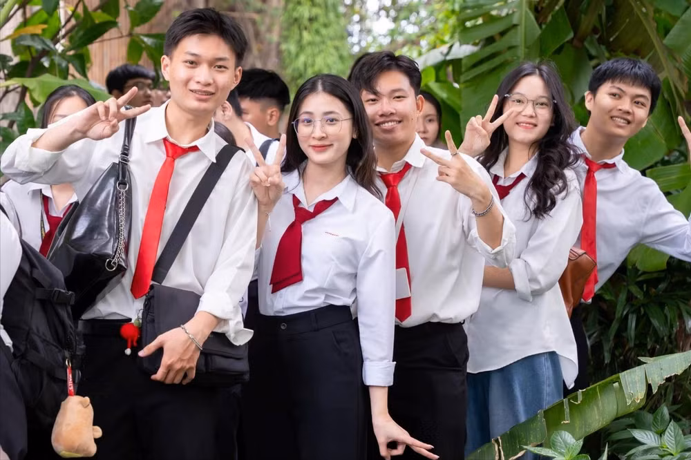 Trong bối cảnh nhà nhà khởi nghiệp, người người khởi nghiệp, nhiều sinh viên cũng sớm dấn thân vào con đường đầy rủi ro nhưng giàu cơ hội này.