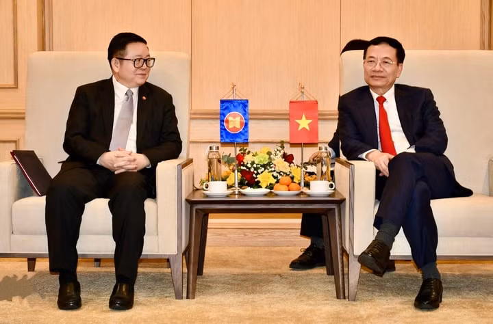 nguyen-manh-hung.jpg