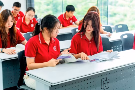 Điểm chuẩn Đại học Ngoại thương áp sát tuyệt đối 30, ngành dẫn đầu tăng 1,2 điểm