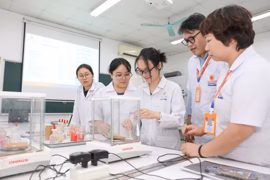 Tinh gọn, sáp nhập 'lệch hệ' trường y có thể làm 'teo' chất lượng nguồn nhân lực