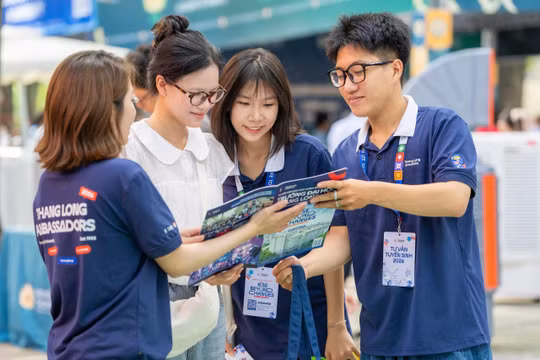 Mùa tuyển sinh đại học 2026: Cú hích khiến điểm chuẩn ngành bán dẫn, AI, tự động hóa ‘bùng nổ’ 