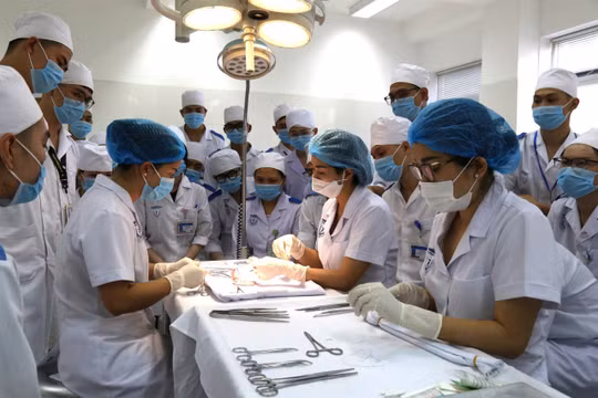 Y khoa hệ dân sự Học viện Quân y lấy 27,43 điểm