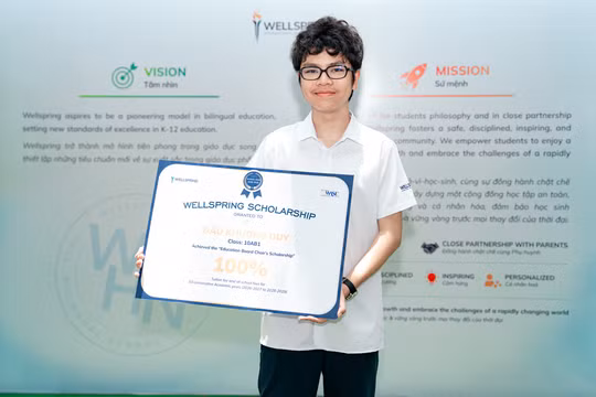 'Thần đồng' cờ vua Việt Nam nhận học bổng gần 2 tỷ đồng để chinh phục Đại kiện tướng