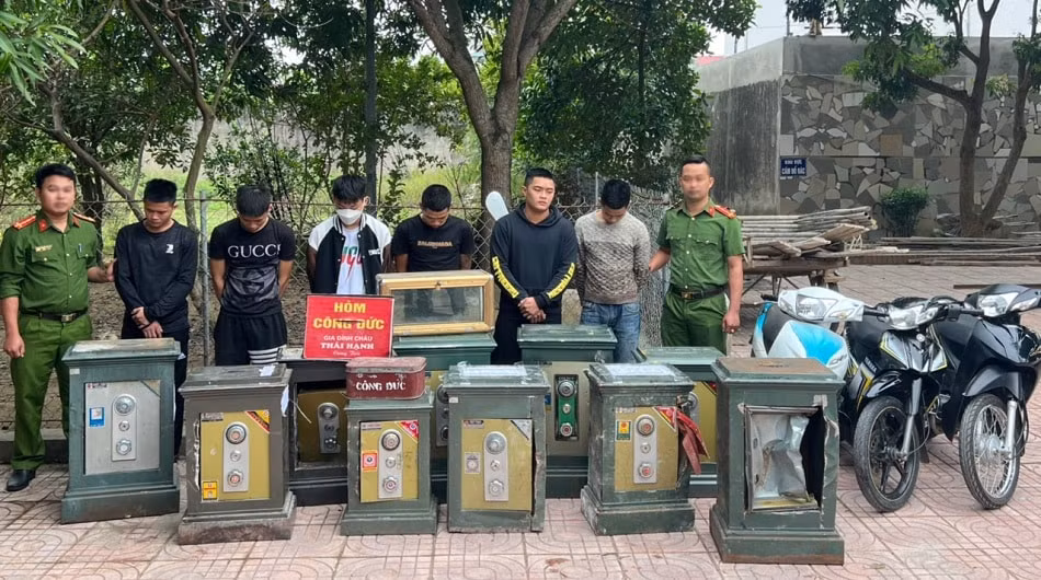 bat 6 doi tuong chuyen trom ket sat tai cac di tich tam linh hinh 1