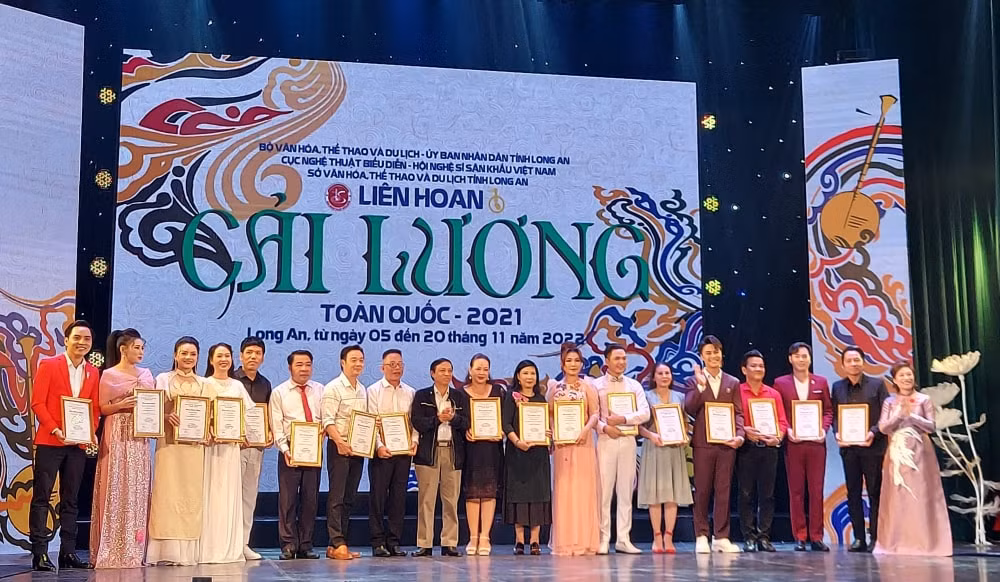 lien hoan cai luong toan quoc trao 139 huy chuong cho cac vo dien xuat sac hinh 1