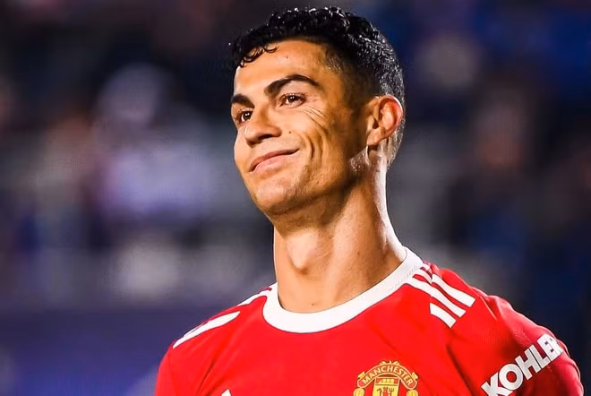 cristiano ronaldo va buoc ngoat voi man city hinh 3