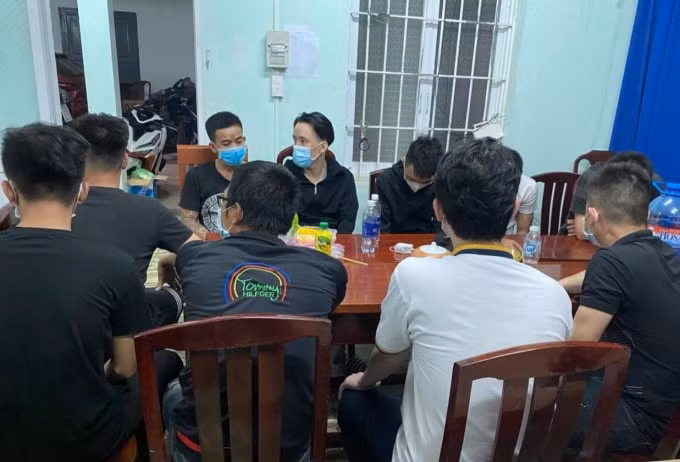 bat giu 8 doi tuong dung hung khi de de giai quyet mau thuan hinh 1