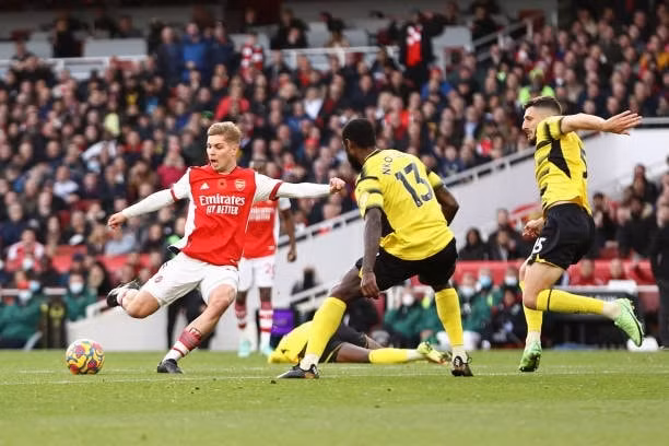 clb arsenal gianh chien thang tran thu 4 lien tiep hinh 3