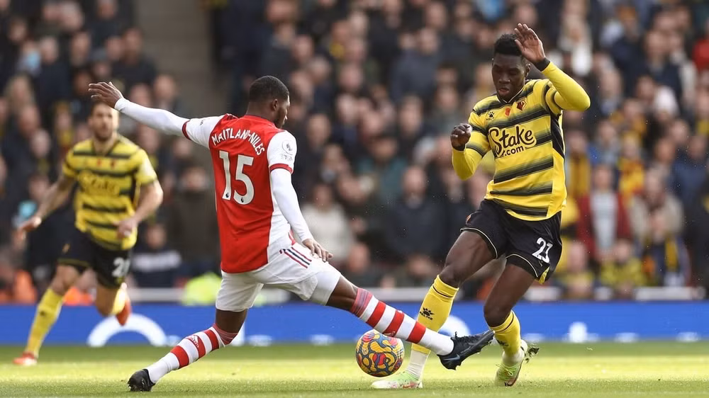 clb arsenal gianh chien thang tran thu 4 lien tiep hinh 5