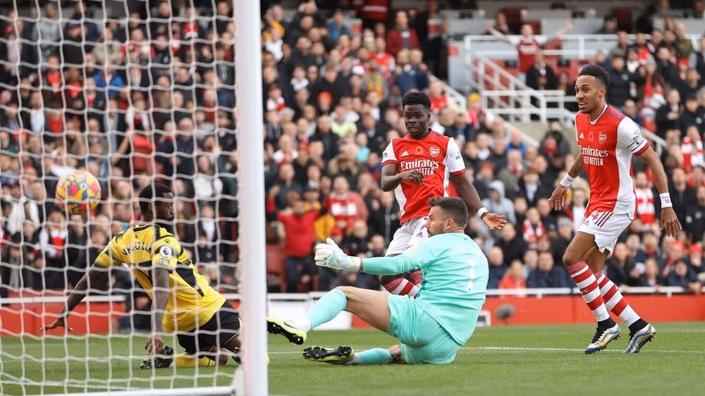 clb arsenal gianh chien thang tran thu 4 lien tiep hinh 1
