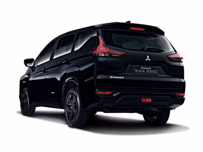 mitsubishi xpander black series ra mat gia khoang 510 trieu dong hinh 2