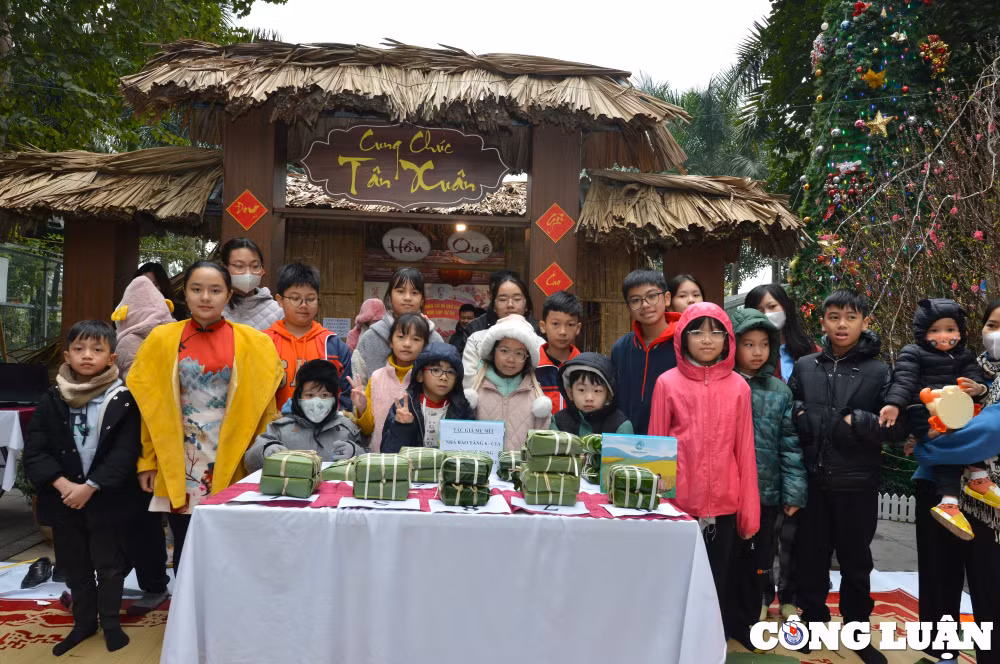 tre em vuot ret thi goi banh chung tai ha noi hinh 14
