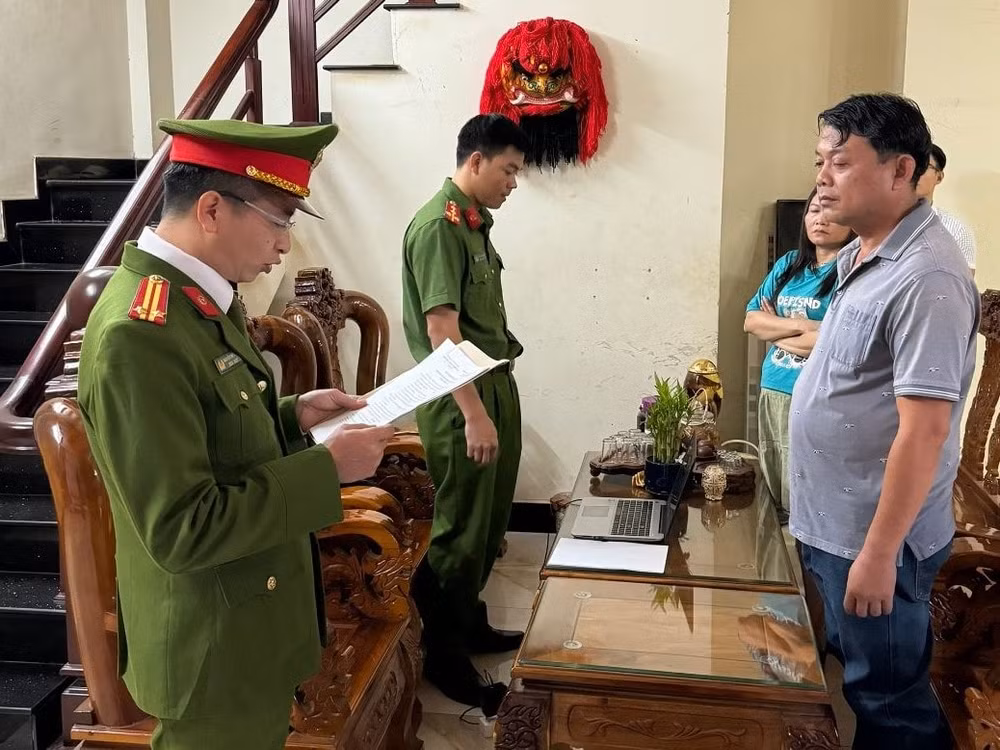 bat tam giam giam doc doanh nghiep tai gia lai buon ban hoa don trai phep hinh 1