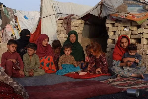 Người tị nạn tại khu trại Mazar-i-Sharif, tỉnh Balkh, Afghanistan, ngày 31/7/2021. Ảnh: THX