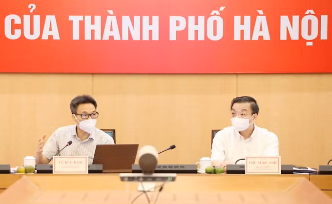 Phó Thủ tướng Vũ Đức Đam phát biểu tại buổi làm việc với Sở Chỉ huy công tác phòng chống dịch bệnh COVID-19 TP. Hà Nội.