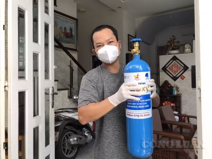 Người dân nhận được oxy miễn phí giữa đại dịch