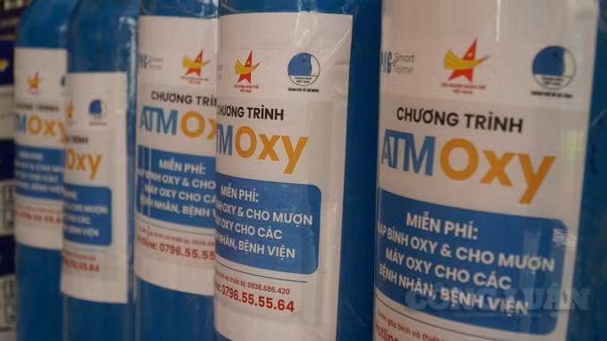 Các bình oxy miễn phí để hỗ trợ kịp thời việc điều trị của các bệnh nhân