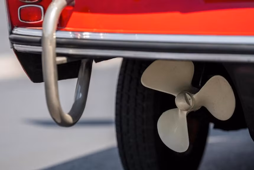 Xe mui trần Amphicar 770. Ảnh: Bonhams