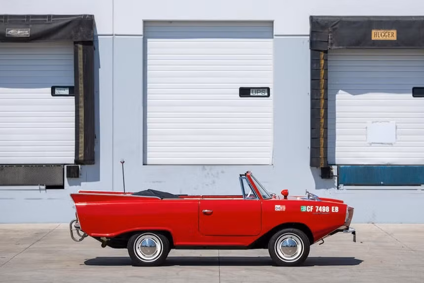 Xe mui trần Amphicar 770. Ảnh: Bonhams