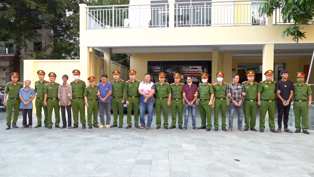 Ảnh màn hình 2025-05-15 lúc 16.37.00