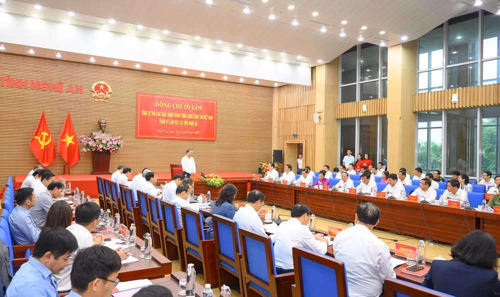 Quang cảnh cuộc làm việc. Ảnh: Thành Cường