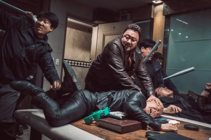 bom tan the outlaws 2 tung poster co dan nhan vat sieu ngau ra mat vao thang 5 hinh 4