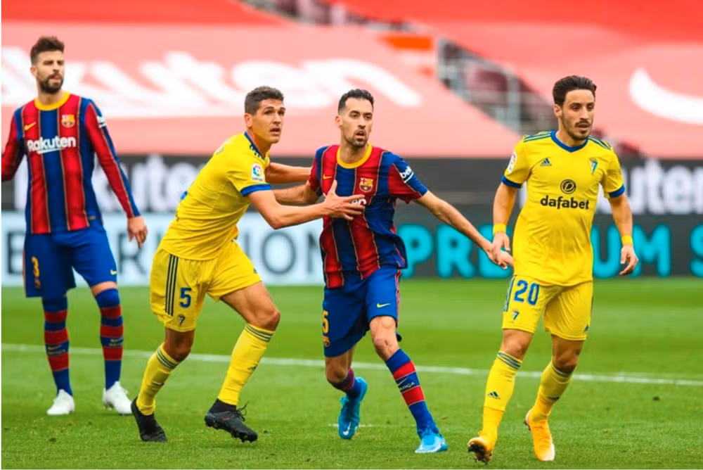 nhan dinh tran barcelona vs cadiz 2h ngay 19 4 hinh 2