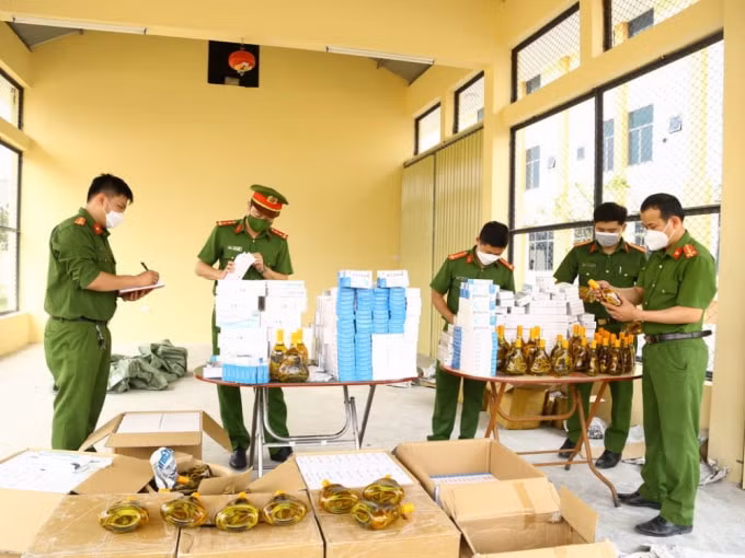 bat giu nhieu thuoc thiet bi y te ho tro dieu tri covid 19 lau tai ha tinh hinh 1