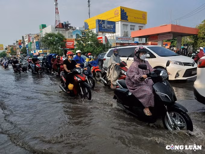duong sa tp hcm ngap nang sau con mua lon hinh 2