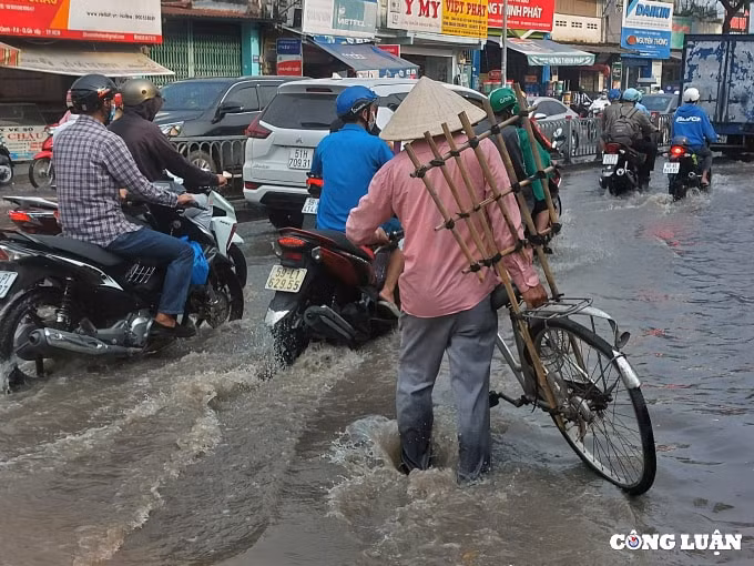 duong sa tp hcm ngap nang sau con mua lon hinh 4