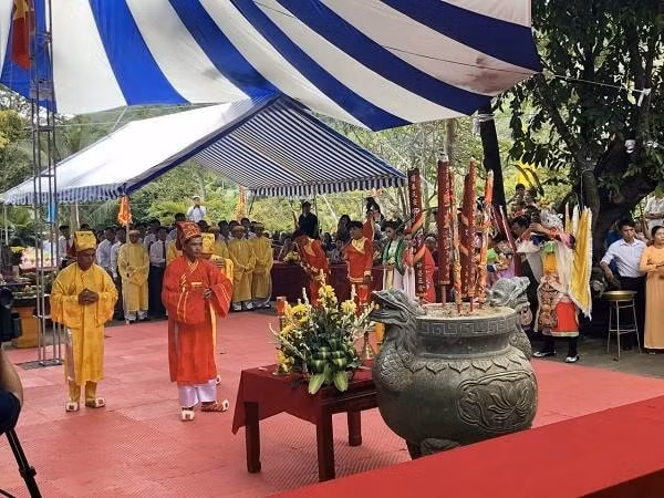 su kien van hoa noi bat trong tuan trang trong thanh kinh gio to hung vuong 2022 hinh 8