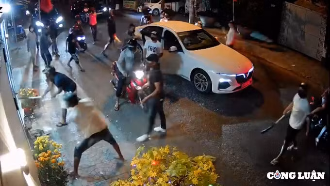 bat giam nhom doi tuong dung sung thanh toan nhau dem mung 2 tet hinh 3