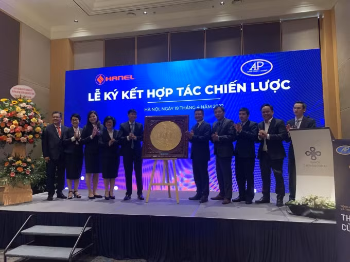 le ky ket hop tac chien luoc giua cong ty hanel va tong cong ty anh phat hinh 3