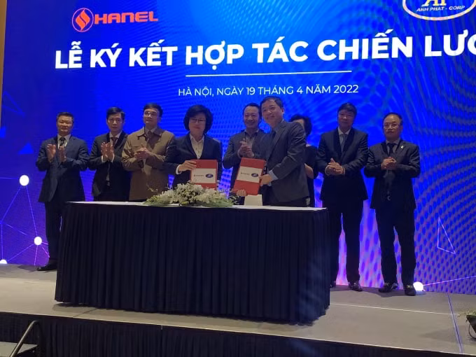 le ky ket hop tac chien luoc giua cong ty hanel va tong cong ty anh phat hinh 2