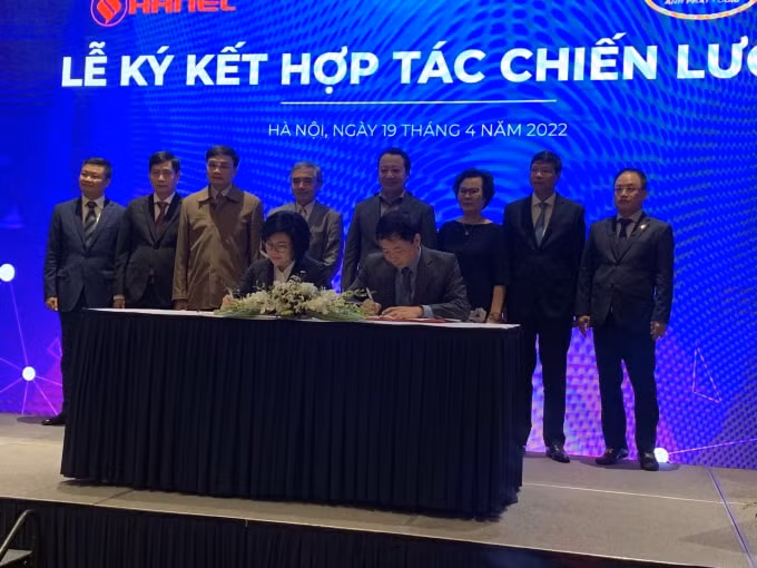 le ky ket hop tac chien luoc giua cong ty hanel va tong cong ty anh phat hinh 1