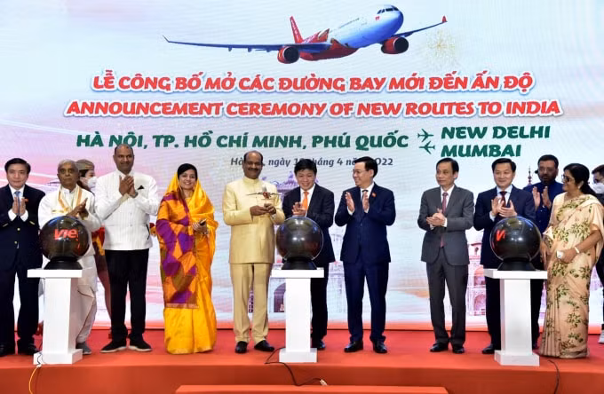 chu tich quoc hoi vuong dinh hue chung kien khai truong cac duong bay thang giua viet nam an do hinh 1